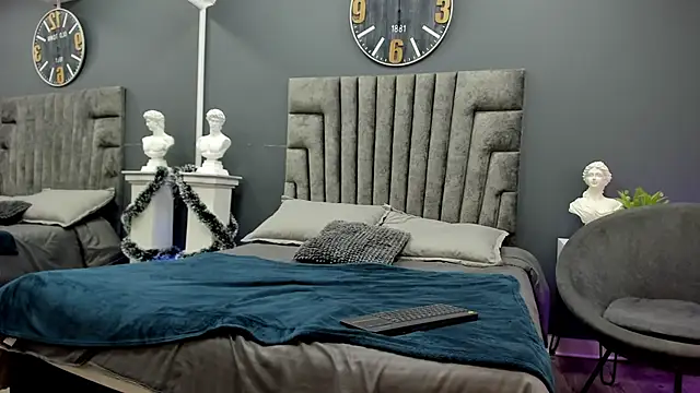 kevin  warhol online show from December 2025 04:18:02 AM