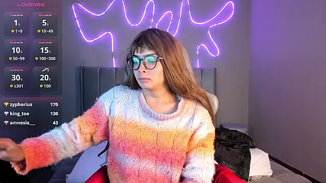 Snapshot of simone_sky chatting on February 2026 01:17:01 AM simone sky online show from February 2026 01:17:01 AM