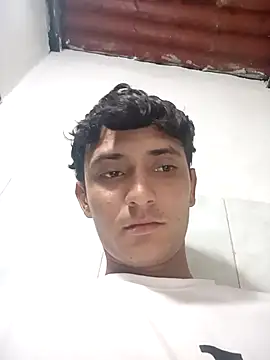 Snapshot of maikel23grande chatting on December 2025 04:29:01 AM maikel23grande online show from December 2025 04:29:01 AM