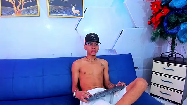 Alex jeins at online show from December 2025 02:03:01 PM