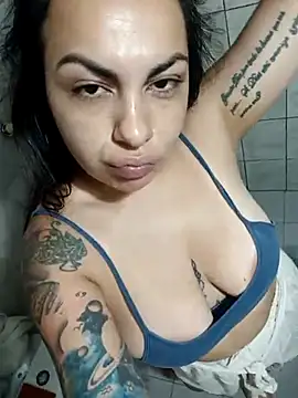 Snapshot of AmaTiffany chatting on December 2025 11:31:01 PM AmaTiffany online show from December 2025 11:31:01 PM