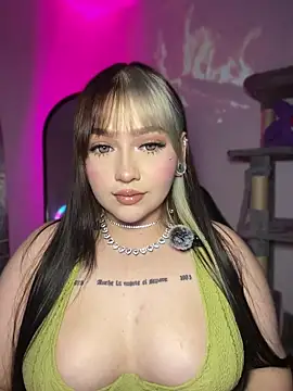 Daniela ruizz online show from April 2026 11:40:02 PM