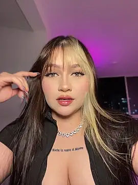 Daniela ruizz online show from May 2026 12:50:01 AM