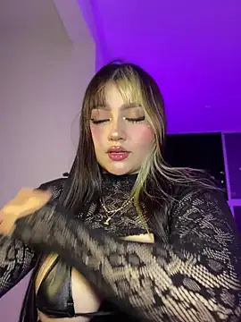 Daniela ruizz online show from June 2026 02:12:01 AM