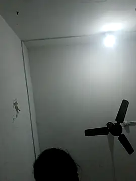 nehakapoor89 online show from December 2025 05:54:01 PM