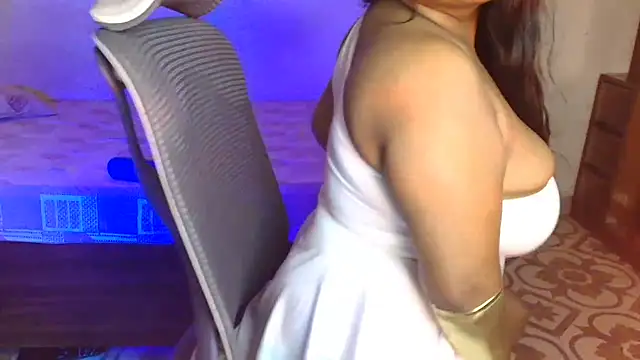 HEZALNUT online show from May 2026 03:08:01 PM