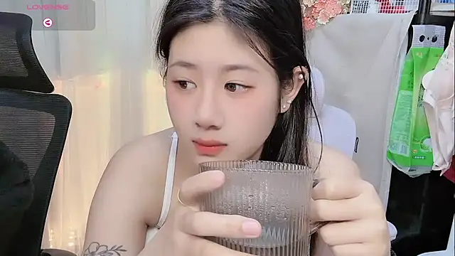 Yvonne-07 online show from January 2026 08:14:02 PM