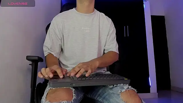 Liam Mateo online show from April 2026 05:16:01 AM