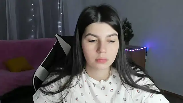 KisaModel online show from January 2026 01:18:01 AM