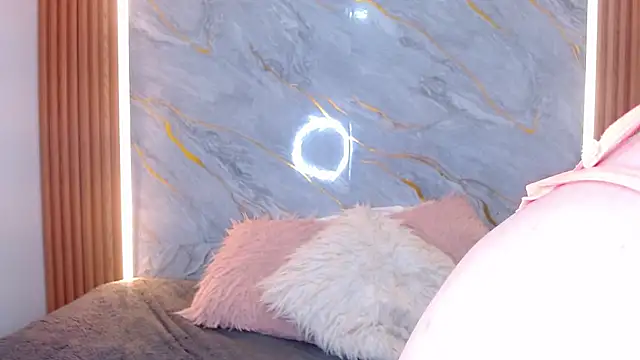 rebecagoldene online show from March 2026 08:37:01 AM