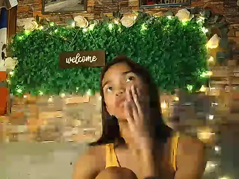 LaurenePh2 online show from December 2025 10:00:02 AM