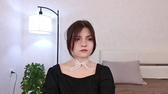 NyraVesperis online show from May 2026 06:31:02 AM