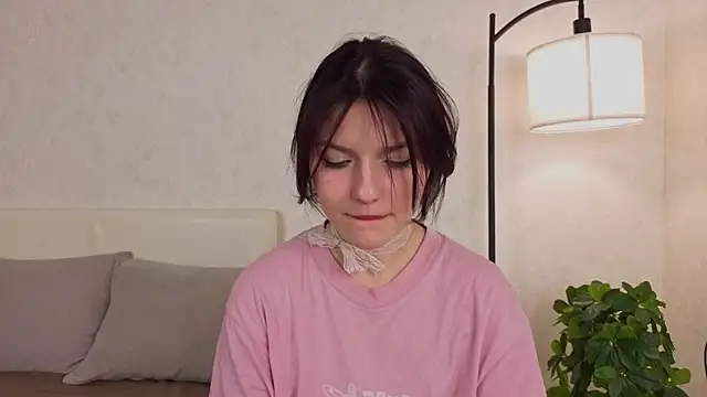 NyraVesperis online show from May 2026 03:02:02 AM