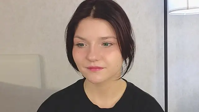 NyraVesperis online show from May 2026 06:30:02 AM