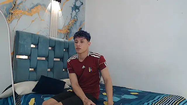 Snapshot of YOUNG_GUYS1 chatting on February 2026 03:37:02 PM YOUNG GUYS1 online show from February 2026 03:37:02 PM