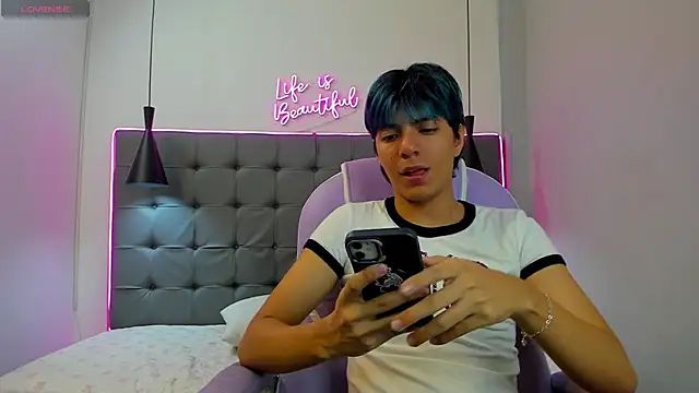 Snapshot of CodyTaylor_ chatting on December 2025 12:43:01 PM CodyTaylor online show from December 2025 12:43:01 PM