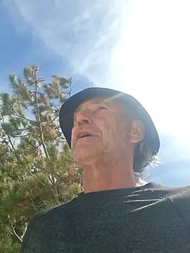 Snapshot of Andypie6 chatting on February 2026 01:42:02 AM Andypie6 online show from February 2026 01:42:02 AM