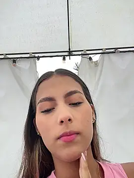 Valeria-escobar online show from January 2026 01:28:02 PM