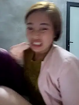 little-effy online show from December 2025 05:17:01 PM