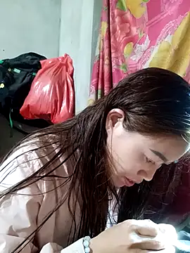 little-effy online show from March 2026 12:46:01 PM