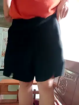 little-effy online show from April 2026 06:58:02 AM