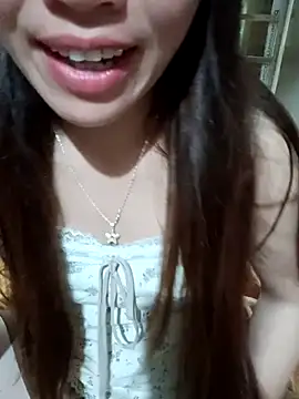 Snapshot of little-effy chatting on June 2026 12:04:01 AM little-effy online show from June 2026 12:04:01 AM