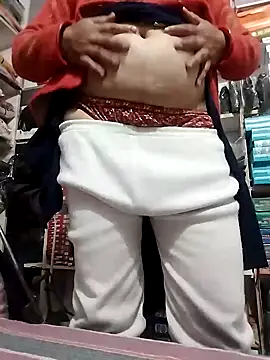 Snapshot of Sweet_Couple_01 chatting on December 2025 07:25:02 AM Sweet Couple 01 online show from December 2025 07:25:02 AM