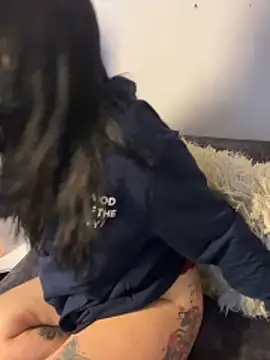 Snapshot of Lunaclarx chatting on December 2025 12:20:01 PM Lunaclarx online show from December 2025 12:20:01 PM