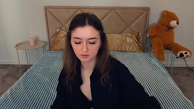 CyrenaLuxe online show from April 2026 12:53:02 PM