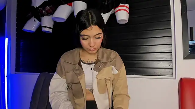 Snapshot of MiaFox_03 chatting on February 2026 02:09:01 PM MiaFox 03 online show from February 2026 02:09:01 PM