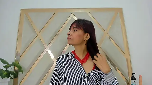 Selenaasm online show from January 2026 08:56:01 PM