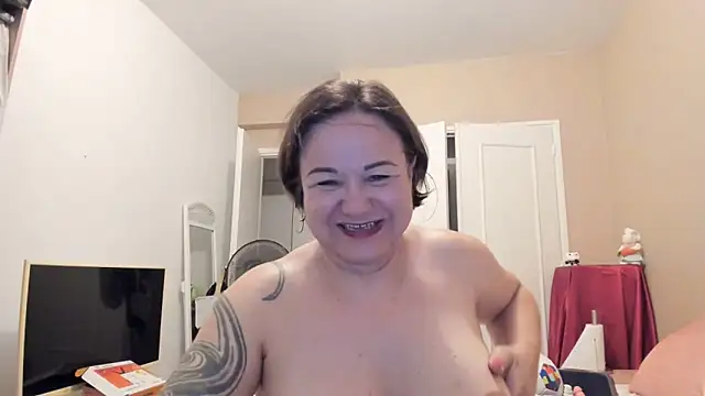 tantriquegirl06 online show from June 2026 06:35:02 PM