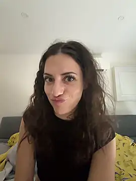 CoquineCharmeuse online show from May 2026 12:24:01 PM