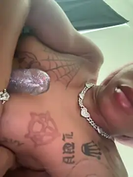 Snapshot of gglloww chatting on December 2025 05:31:02 PM gglloww online show from December 2025 05:31:02 PM