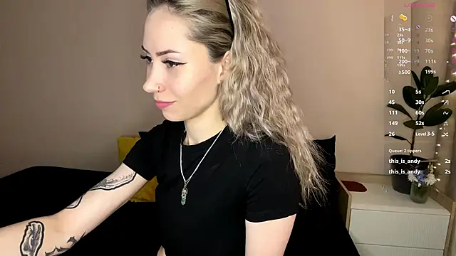 Snapshot of sun_under_skyy chatting on February 2026 02:08:02 AM sun under skyy online show from February 2026 02:08:02 AM