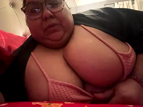 Sexybbwqueen online show from December 2025 10:32:01 AM