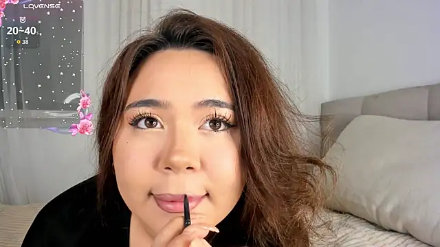 Mia Carmin online show from April 2026 10:48:01 PM