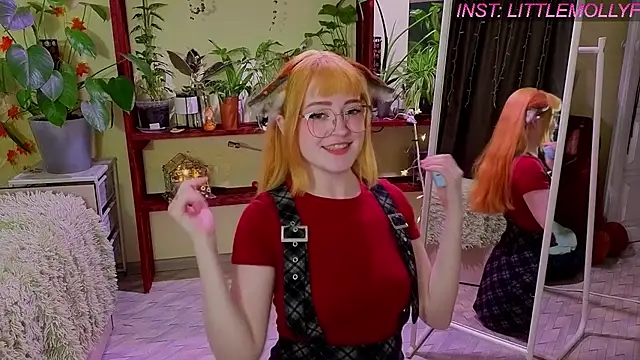 LittleFoxHole online show from April 2026 01:38:02 AM