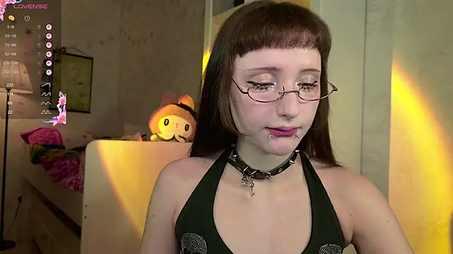 MiraJades online show from April 2026 10:07:02 PM