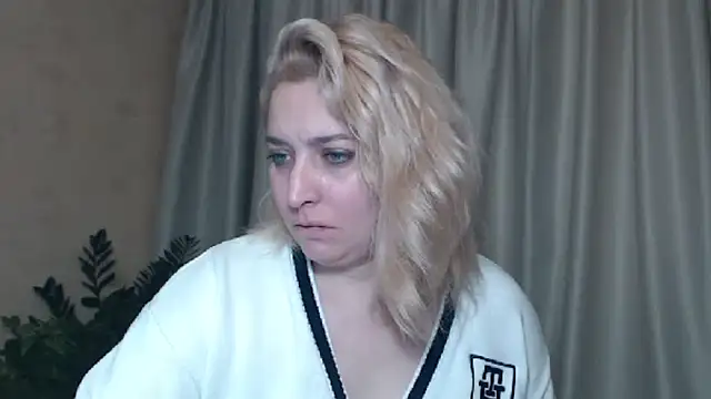 Snapshot of sweetpussy13 chatting on January 2025 10:17:02 AM sweetpussy13 online show from January 2025 10:17:02 AM