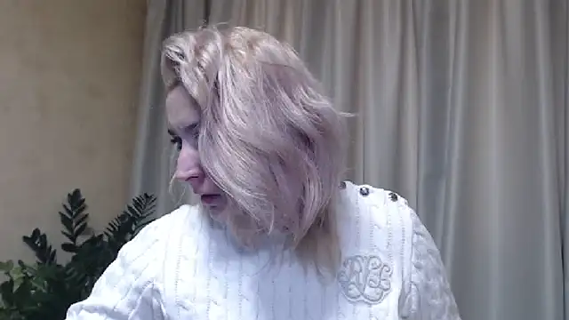 Snapshot of sweetpussy13 chatting on January 2025 07:37:02 AM sweetpussy13 online show from January 2025 07:37:02 AM