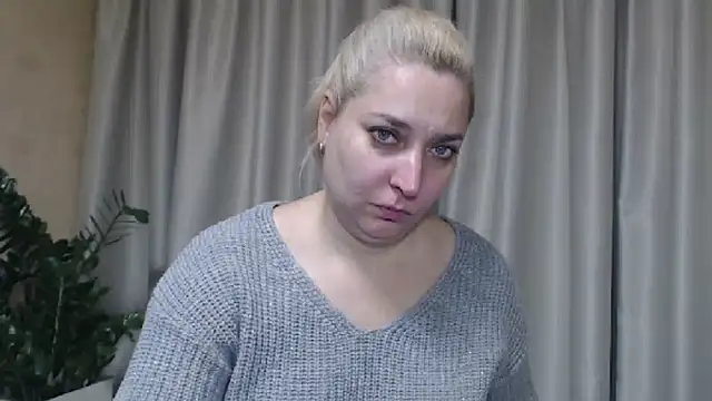 Snapshot of sweetpussy13 chatting on October 2025 06:02:02 AM sweetpussy13 online show from October 2025 06:02:02 AM