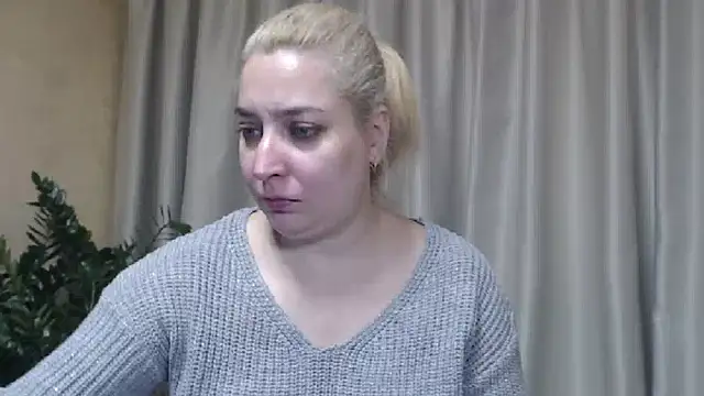 Snapshot of sweetpussy13 chatting on November 2025 07:44:02 AM sweetpussy13 online show from November 2025 07:44:02 AM