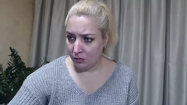 Snapshot of sweetpussy13 chatting on November 2025 07:20:02 AM sweetpussy13 online show from November 2025 07:20:02 AM