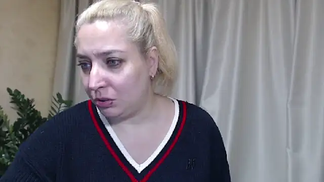 Snapshot of sweetpussy13 chatting on November 2025 07:30:01 AM sweetpussy13 online show from November 2025 07:30:01 AM