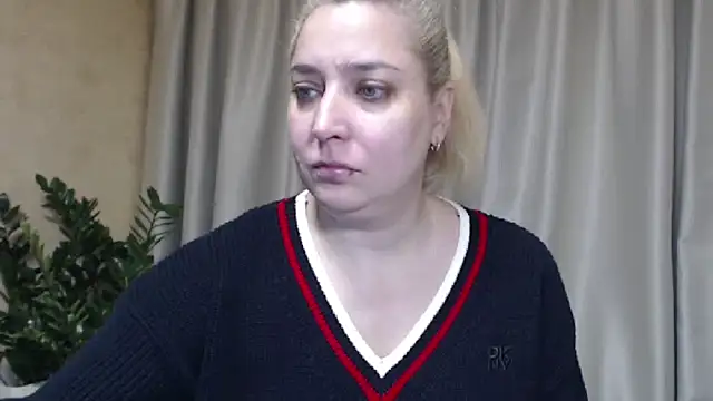 Snapshot of sweetpussy13 chatting on November 2025 08:57:01 AM sweetpussy13 online show from November 2025 08:57:01 AM