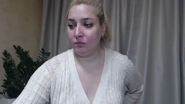 Snapshot of sweetpussy13 chatting on November 2025 08:13:02 AM sweetpussy13 online show from November 2025 08:13:02 AM