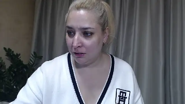 Snapshot of sweetpussy13 chatting on November 2025 08:46:02 AM sweetpussy13 online show from November 2025 08:46:02 AM