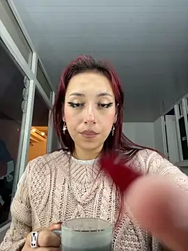 Snapshot of HoneyRed3 chatting on December 2025 04:28:02 AM HoneyRed3 online show from December 2025 04:28:02 AM