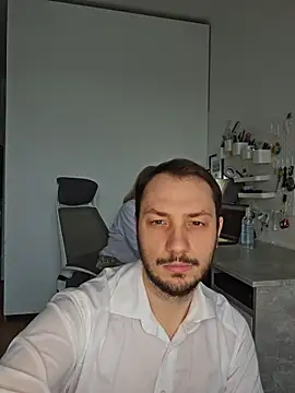 Lovebackground online show from March 2026 09:15:02 AM